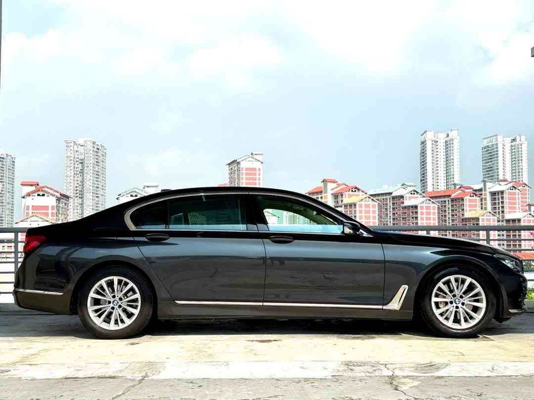 B.M.W. 730LI LED NAV HUD SR RCP (Category: Used Cars) located in Singapore. Submitted by queenscarpl (Listing ID 1360463004, Image 2). Description: Showroom: Sin Ming 176 Sin Ming Drive #01-18 Singapore 575721 Sales Contact: Alvin Ng tel:88132929 .