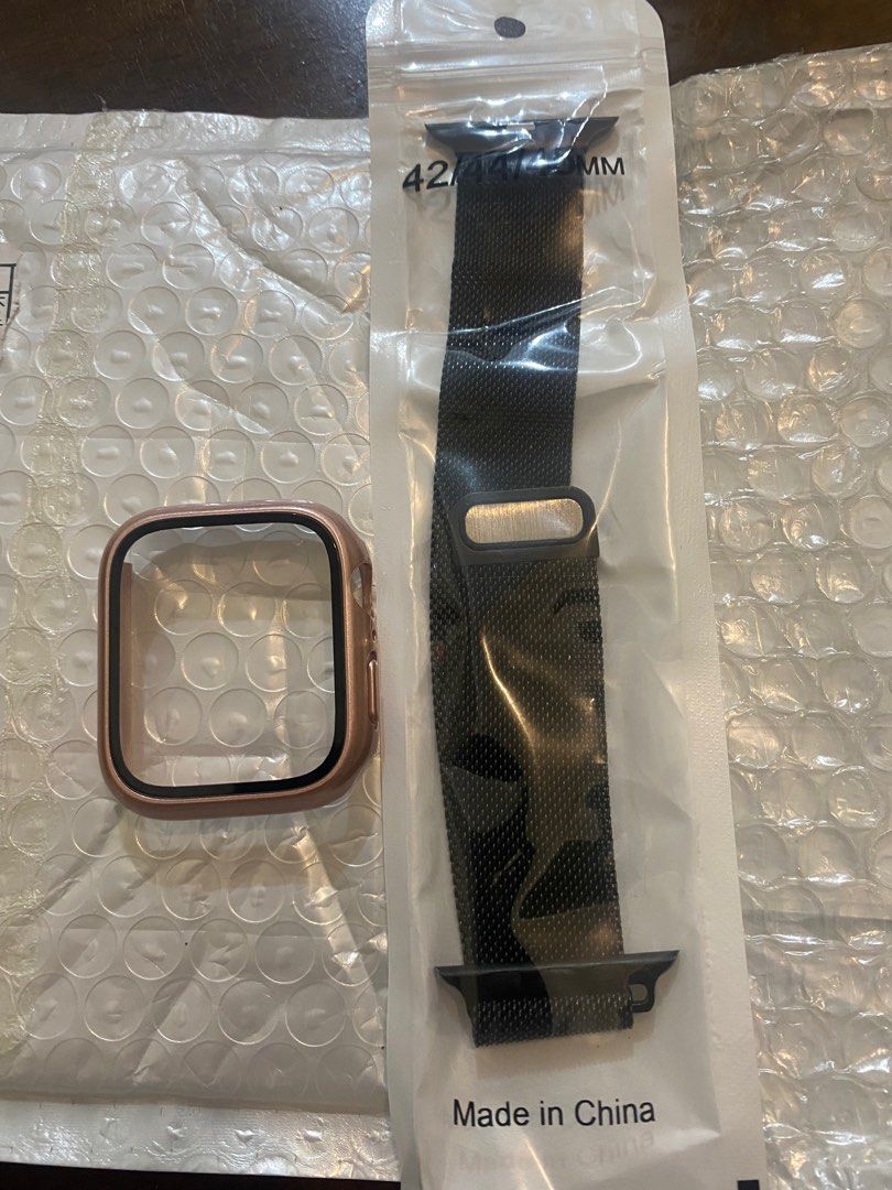 Apple Watch Series 8 45mm straps & case (Category: Wearables & Smart Watches) located in Makati City. Submitted by sunsetk (Listing ID 1344837354, Image 3). Description: Take all for 500. Delivery via j&t or lbc. pick up also available in taguig..