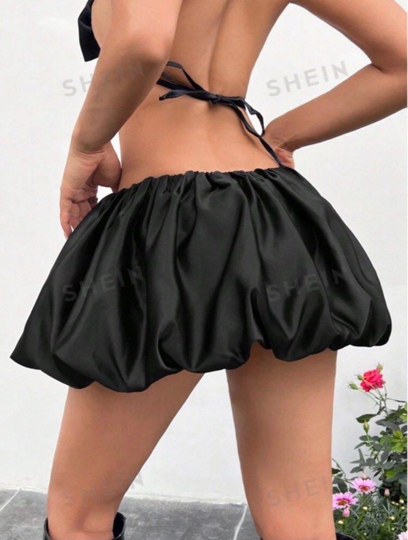 Black Low Waist Pleated Bubble Skirt (Category: Skirts) located in Makati City. Submitted by ssysale (Listing ID 1344869033, Image 2). Description: Best fits XS-S Bought in SHEIN for almost 400 pesos Never been used, just tried on once.