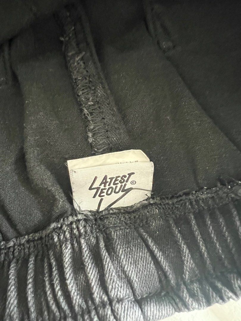BTS JUNGKOOK LAUL Comfortable Cargo Joggers Pants (Category: Other Bottoms) located in Makati City. Submitted by hereasysupply (Listing ID 1344780816, Image 3). Description: .