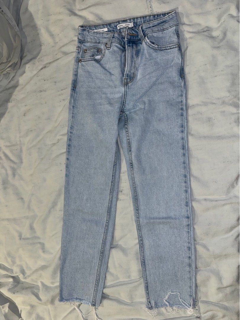 Denim jeans. Good quality (Category: Jeans) located in San Juan City. Submitted by purpleoven (Listing ID 1344900468, Image 1). Description: Very good condition. Good quality denim jeans. Skinny jeans.