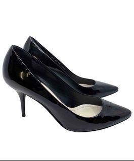 (Category: ) located in . Submitted by KZCloset (Listing ID 1344831906, Image 1). Description: .