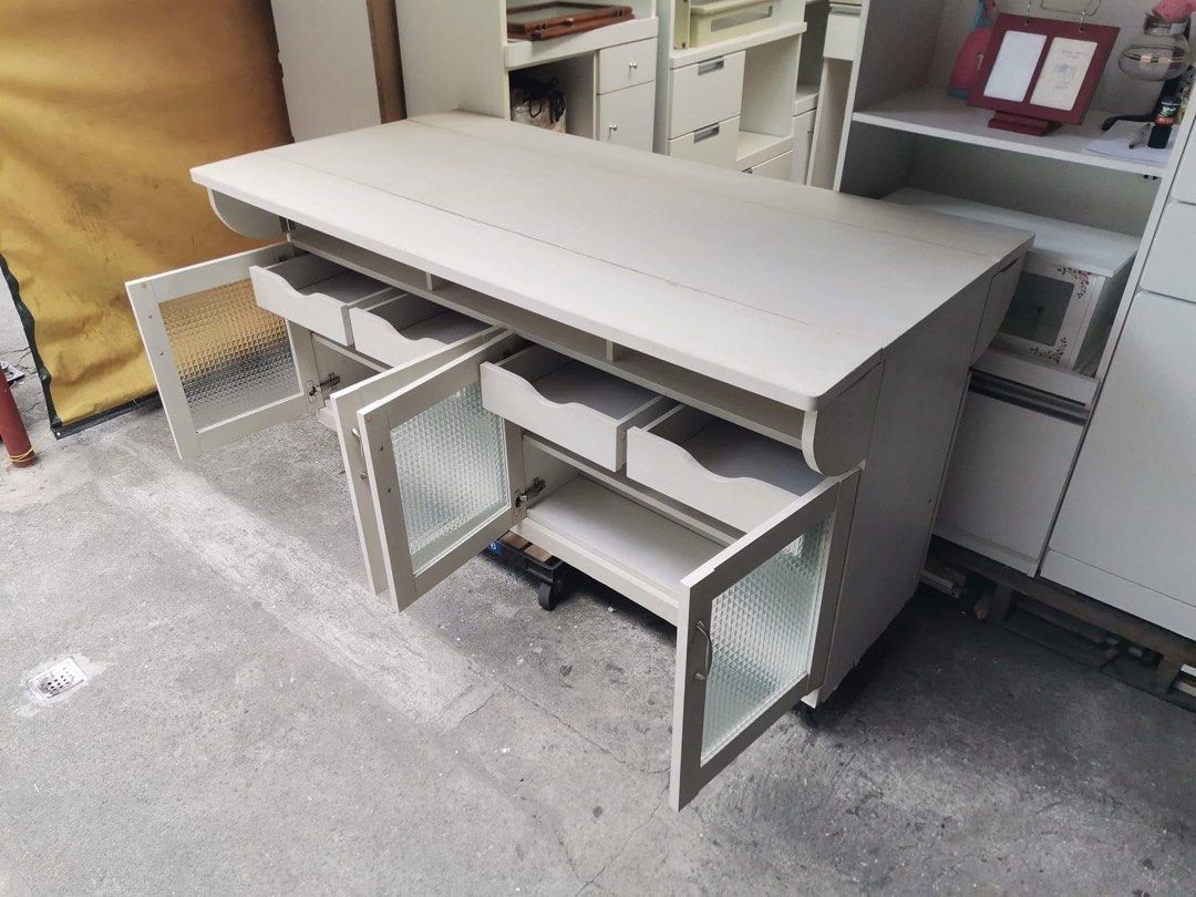 Functional Expandable Table (Category: Tables & Sets) located in Makati City. Submitted by luckyriver.56c980 (Listing ID 1344795691, Image 2). Description: Expandable Table ‼️Php 9,500‼️ -Space Saver! 😘😍 ✔CLOSE L-63 H-29.5 W-19.5” 📏 ✔OPEN L-63 H-29.5 W-34.5” 📏 ✔Back to Back Doors & Drawers 🗄 ✔Compress and Plyboard! 💢 ✔Scratches As-is! 👌 #japansurplus #expandabletable #functional.