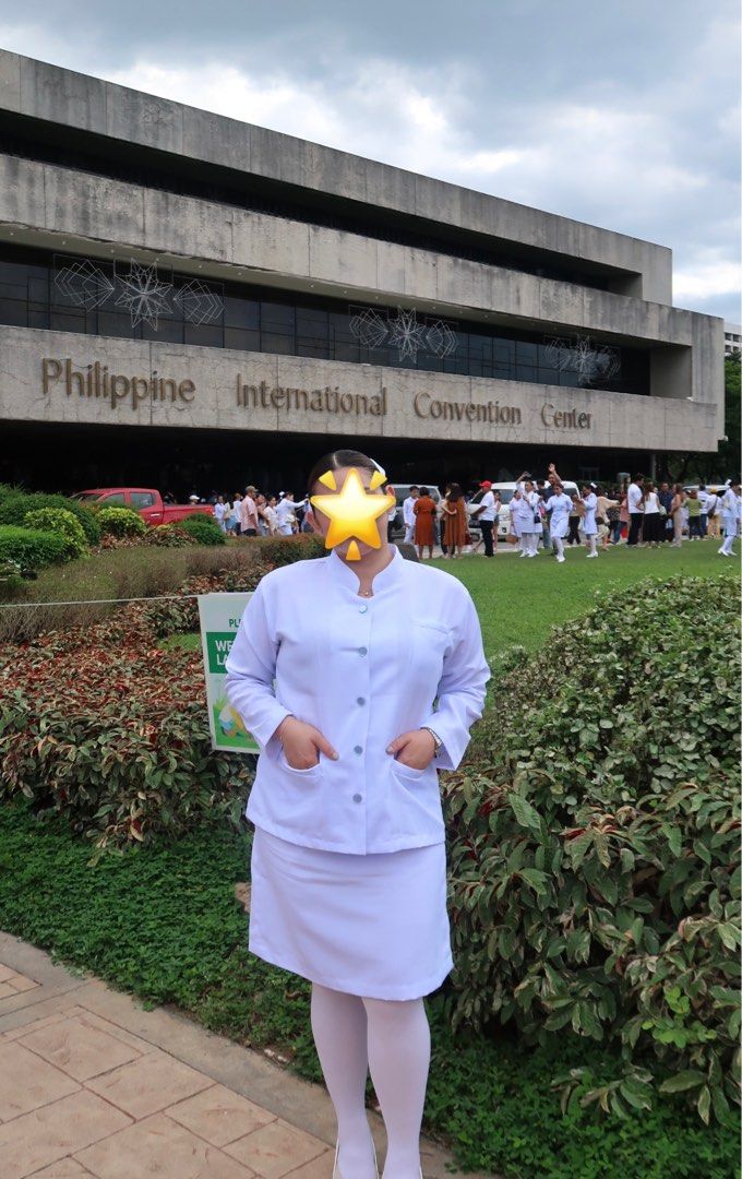 NURSE GALA UNIFORM OATHTAKING (Category: Sets or Coordinates) located in Paranaque City. Submitted by crysizzl (Listing ID 1344768158, Image 1). Description: Used only during the ceremony Nice fabric Size Large 🤍.