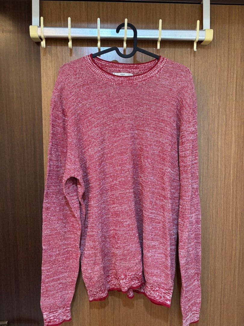 Pullover (Category: Coats, Jackets and Outerwear) located in Singapore. Submitted by olioolio28 (Listing ID 1344780792, Image 1). Description: .