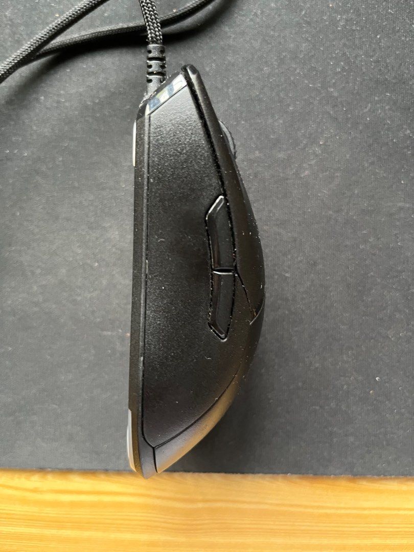 Razer Viper Mini (Category: Mouse & Mousepads) located in Quezon City. Submitted by mymelodylvr (Listing ID 1344821528, Image 3). Description: honest minor issue: nagloloko scroll wheel sometimes and may mark na sa left click button due to usage but not affecting the mouse’s performance itself - still has its box.