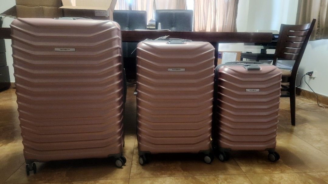 Samsonite spinner luggage (Category: Luggage) located in Manila. Submitted by sound.solution (Listing ID 1338665635, Image 3). Description: brand new authentic and original samsonite spinner luggage easy hook carrying system durable polycarbonate shell tsa lock 360 dual spinner wheels hidden expansion zipper color - soft lilac size - 28.3x19.5x13.1 inch + 1.5 inch expansion weight - 10.9lbs. price - 13,000.00php (sold) color - arctic pink size - 
