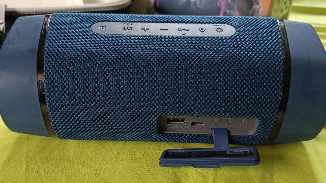 SRS-XB33 Portable Wireless Speaker (blue) (Category: Soundbars, Speakers & Amplifiers) located in Cainta. Submitted by jaysonabella (Listing ID 1344806015, Image 3). Description: slightly used. hard carrying case included..