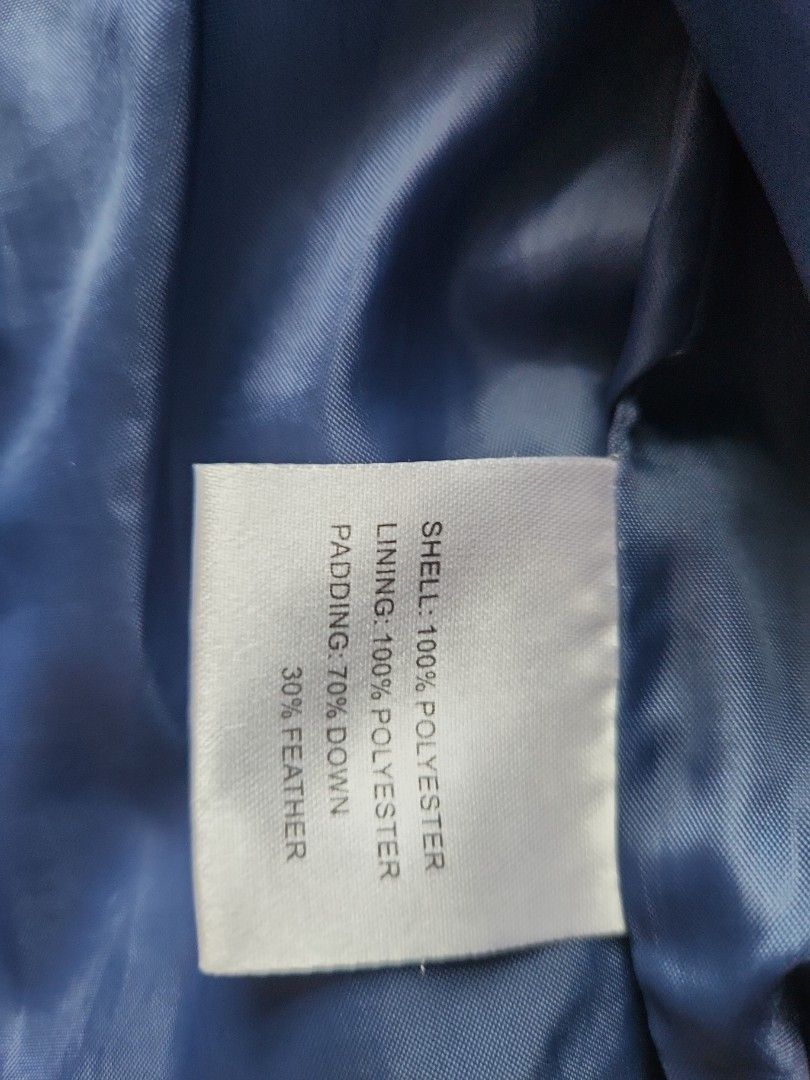 Winter Jacket (Category: Babies & Kids Fashion) located in Singapore. Submitted by myshhh (Listing ID 1344812435, Image 6). Description: very well used winter jacket worn by my boy from 3-4yo. not for fussy..