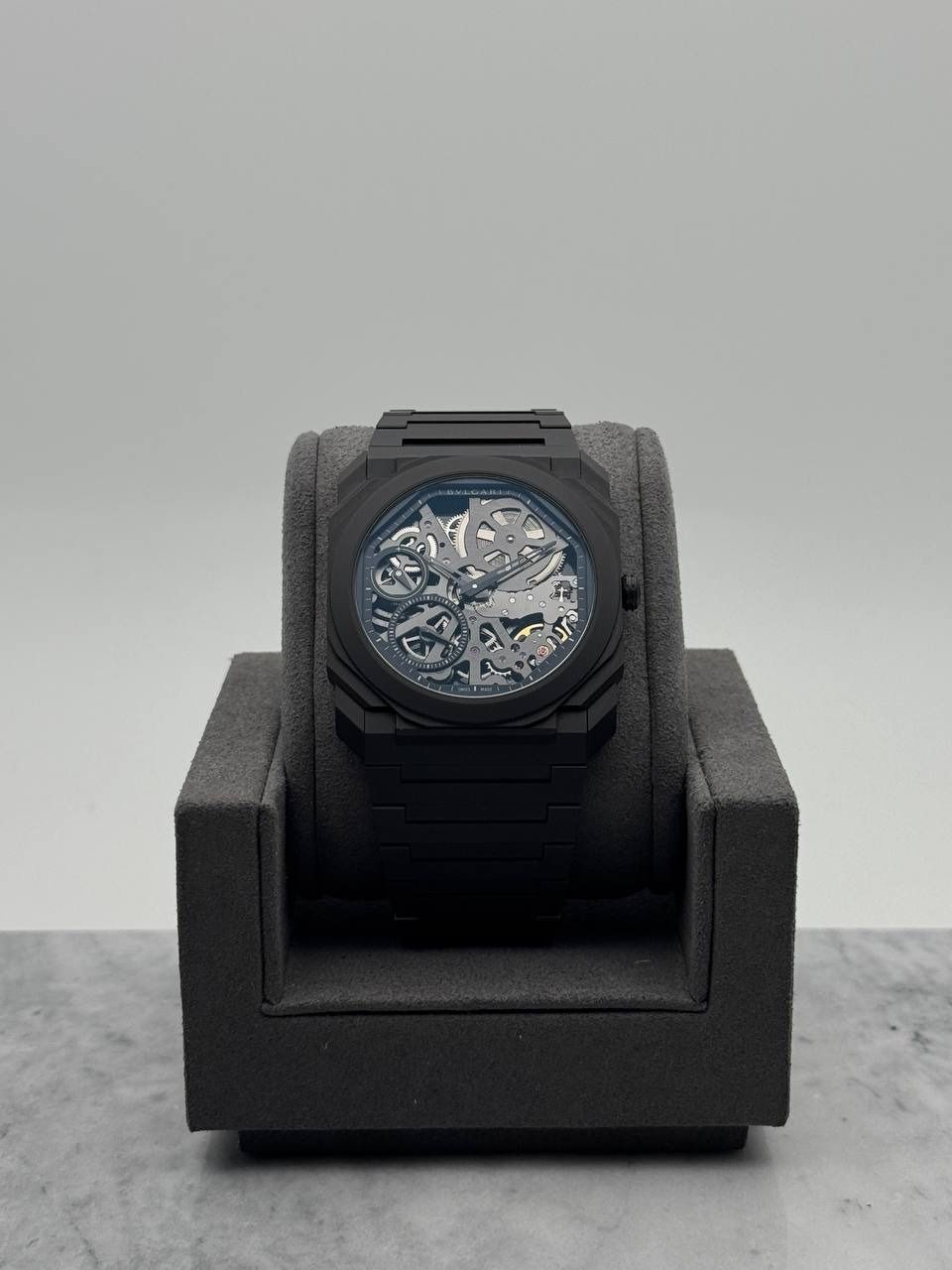Bvlgari Octo Finissimo Skeleton Ceramic 103126 • 2022 • Box & Papers (Category: Watches) located in Singapore. Submitted by timetells (Listing ID 1346547321, Image 1). Description: Brand: Bvlgari Model: Octo Finissimo Reference Number: 103126 Year: 2022 Case Size: 40mm Material: Ceramic Dial: Skeleton Strap: Ceramic Power Reserve: 65 Hours Caliber: Caliber BVL 128 SK Condition: • Used Condition • Very well kept • Movement working well • No dings 
