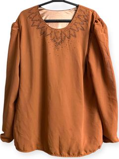 (Category: ) located in . Submitted by wardrobedaisy (Listing ID 1346590428, Image 1). Description: .