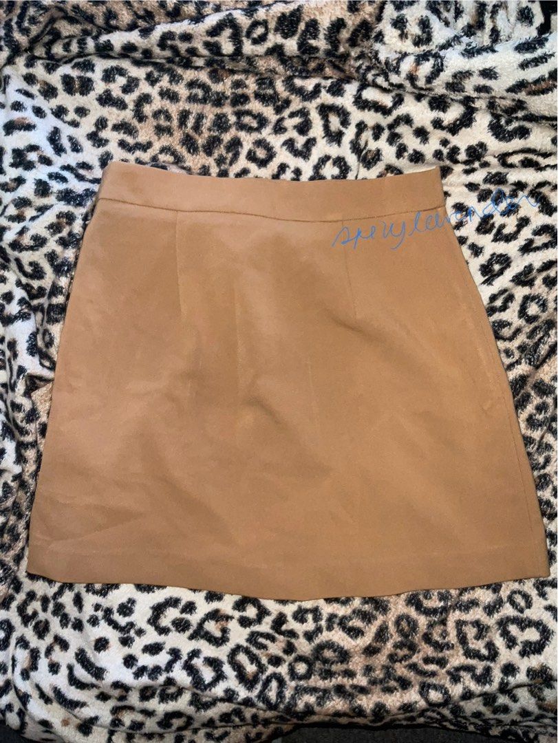 F21 skirt small brown khaki (Category: Skirts) located in Cabuyao City. Submitted by spicylavender (Listing ID 1346537947, Image 3). Description: .