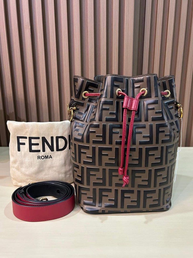 Fendi bucket bag (Category: Luxury Bags & Wallets) located in Santa Ana. Submitted by astonandariana (Listing ID 1346548128, Image 1). Description: .