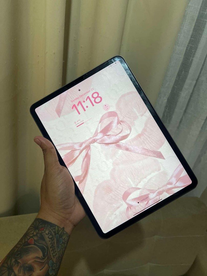 FOR SALE OR SWAP SA MACBOOK PRO (Category: iPad) located in Quezon City. Submitted by jerome2929 (Listing ID 1346667611, Image 2). Description: FOR SALE RUSHHH OR SWAP SA MACBOOK PRO IPAD PRO 2020 11 INCH 128GB WITH NEWLY KEYBOARD AND CASE 30,000 ONLY.