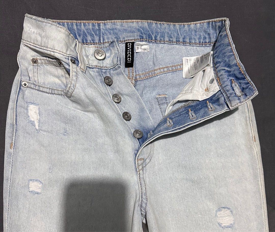 H&M Ripped Mom Jeans (Category: Jeans) located in Las Pinas. Submitted by aubryan (Listing ID 1346602276, Image 3). Description: In good condition Flaws: stains from storage Size: Eur 32 ( fits 24).