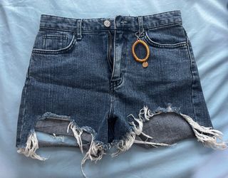 (Category: ) located in . Submitted by overused_ (Listing ID 1346527964, Image 1). Description: .