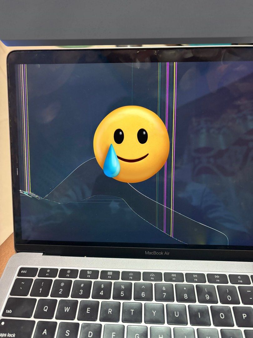 LCD - MACBOOK AIR 2019 128gb (Category: Laptops & Notebooks) located in Baguio. Submitted by cersmie (Listing ID 1346621012, Image 2). Description: works smoothly before na-lcd 🥹 issues: ‼️LCD + crack sa screen (kita sa lines) 🐧touch pad issue *nastuck 🐧light scratches 🐧sticker marks 🐧128gb 🐧Can do installment - will ship once fully paid 🐧 LBC cod 🆗.