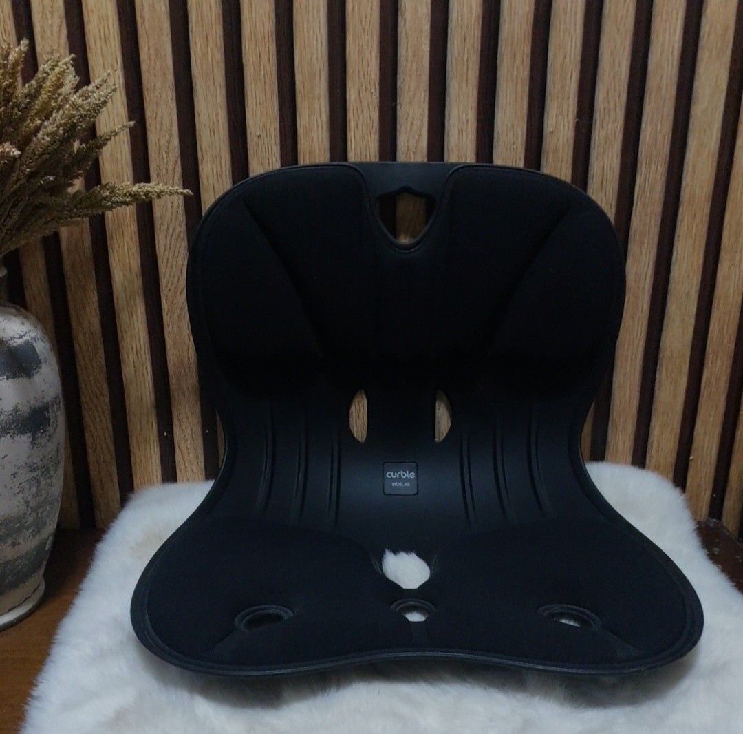 Original Curble Chair Posture Corrector Chair (Category: Braces, Support & Protection) located in Binangonan. Submitted by makoleksyon (Listing ID 1346512487, Image 1). Description: excellent condition like new no flaws perfect po ito lalo kung ang work nyo po lagi kayo naka upo sa harap ng computer made in Korea.