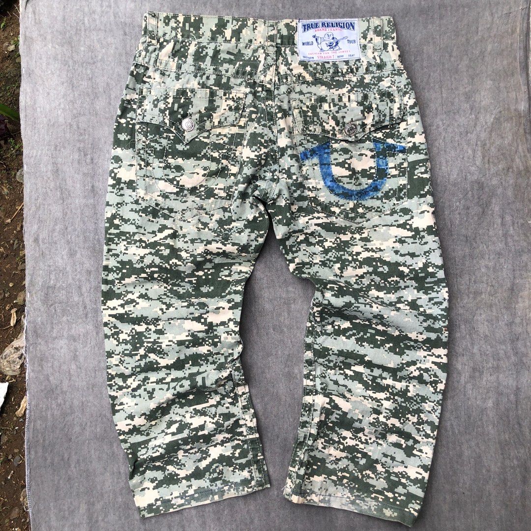 TRUE RELIGION CAMO PANTS (Category: Chinos) located in Davao. Submitted by retrorevival23 (Listing ID 1346598018, Image 1). Description: 36x36 Message me sa blue app ( Gior Magne) di ako maka see ng inquiries idk why.