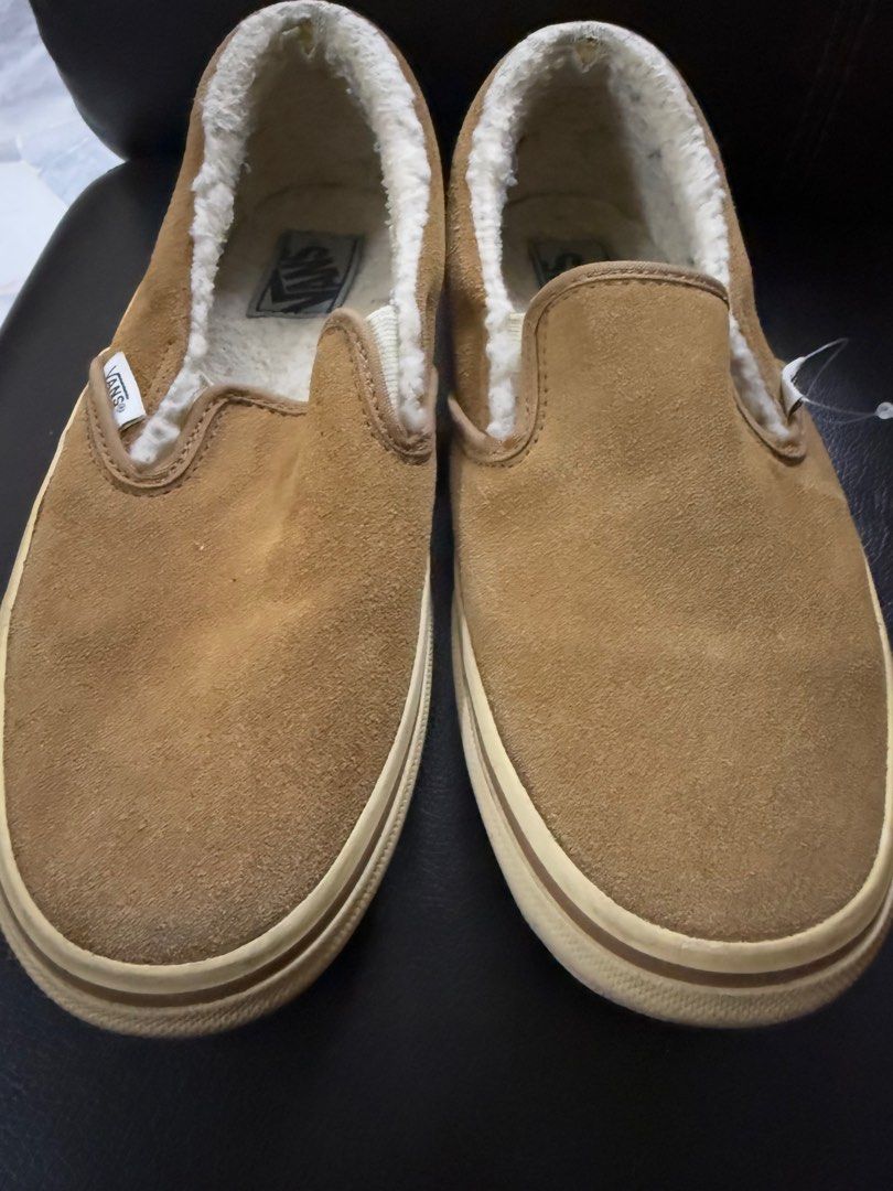 vanz (Category: Sneakers) located in Petaling Jaya. Submitted by jaicapps (Listing ID 1346509671, Image 3). Description: good condition unisex size ada dlm gmbr.