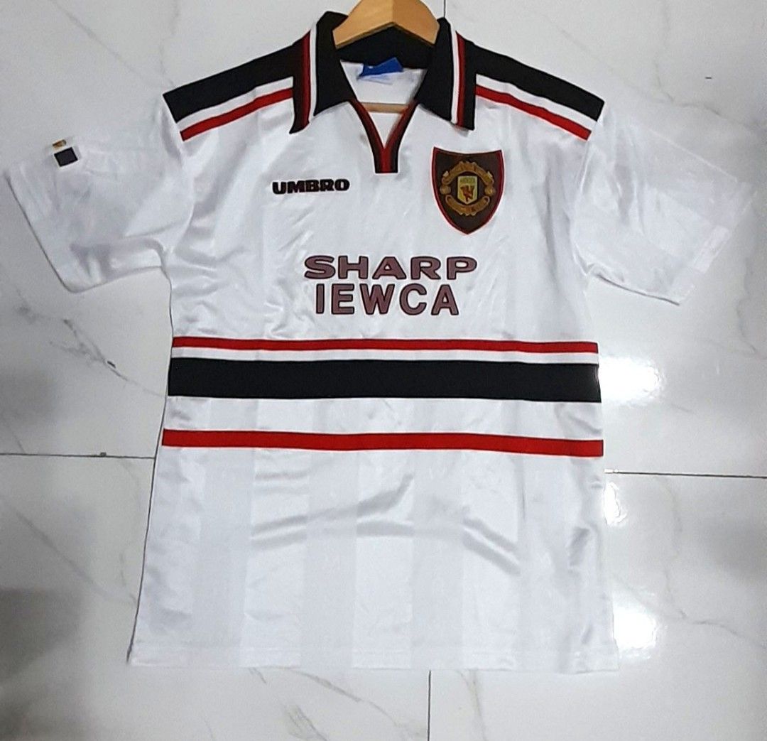 Manchester United 1996/1998 Trikot (Gebraucht) in Heerbrugg für CHF 139 Manchester United 1996/1998 Trikot (Gebraucht) in Heerbrugg für CHF 139