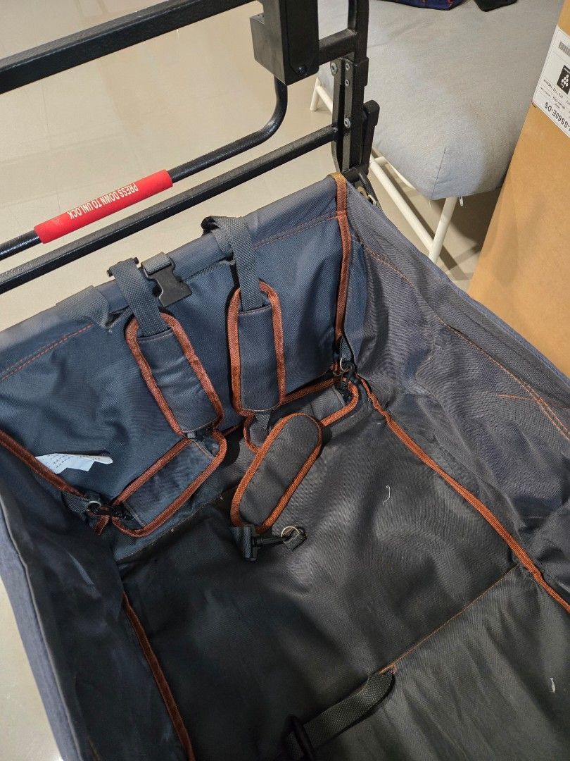 Wagon (Category: Strollers) located in Singapore. Submitted by ms_kayla (Listing ID 1343567274, Image 5). Description: Complete set with rain cover also.