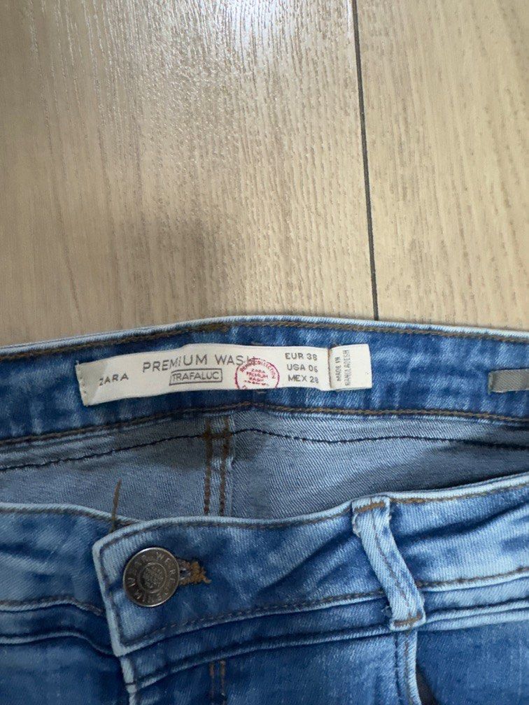 Zara trf skinnyjeans US6 (Category: Jeans) located in Quezon City. Submitted by starg888 (Listing ID 1346507247, Image 2). Description: Original zara jeans Sz US6 Swipe pics for details.