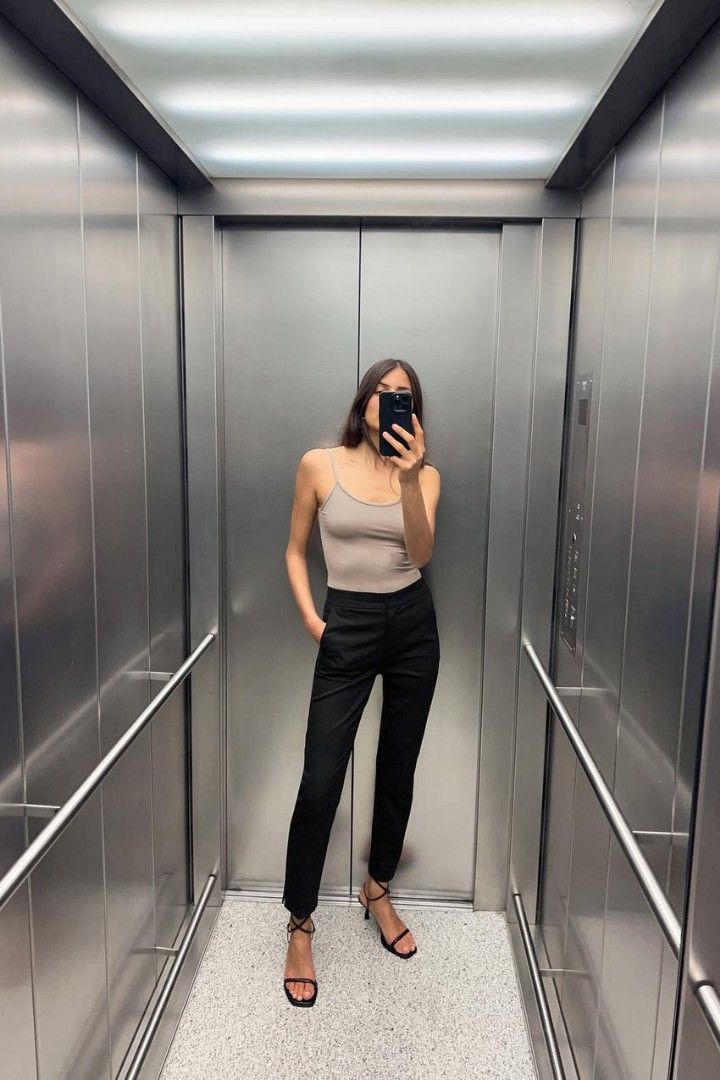 Zara trousers (navy blue) (Category: Other Bottoms) located in Makati City. Submitted by catfs (Listing ID 1346579168, Image 1). Description: similar fit to the one in first photo but in navy blue nice trousers for the office or smart casual attires doesn't fit my hips size eur 34 *all sales are final and no returns or exchanges will be entertained.