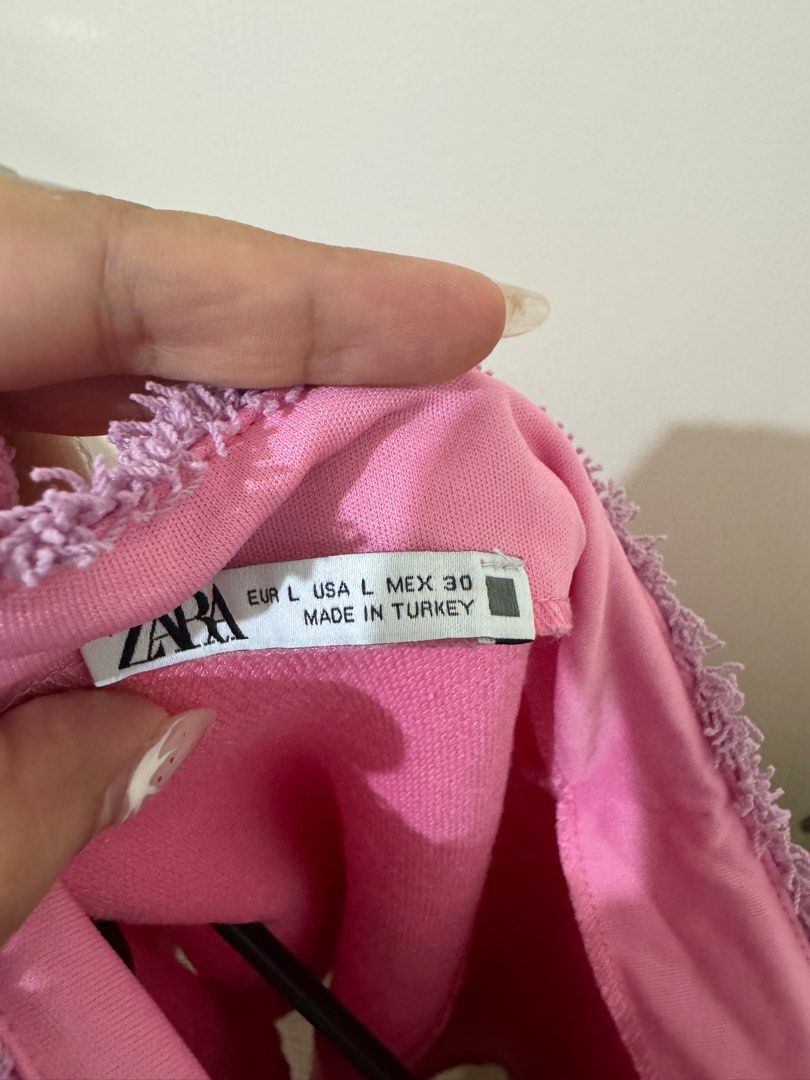 Zara Tweed Maxi Skirt (Category: Skirts) located in Mandaluyong City. Submitted by trinket.ph (Listing ID 1346596679, Image 3). Description: Bought for almost 2k - used once only - may discoloration sa bottom and top part as seen on pics. Nagbleed kasi yun nakahalo na pants 🥲 but it made it look a bit purple lang .