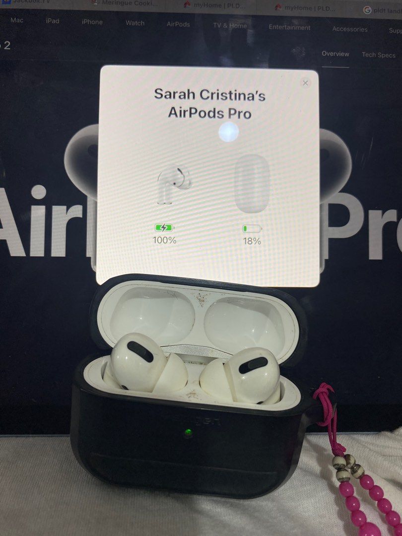 Airpods Pro (Category: Earphones) located in Manila. Submitted by ssarskie (Listing ID 1346806599, Image 1). Description: Authentic Airpods Pro.