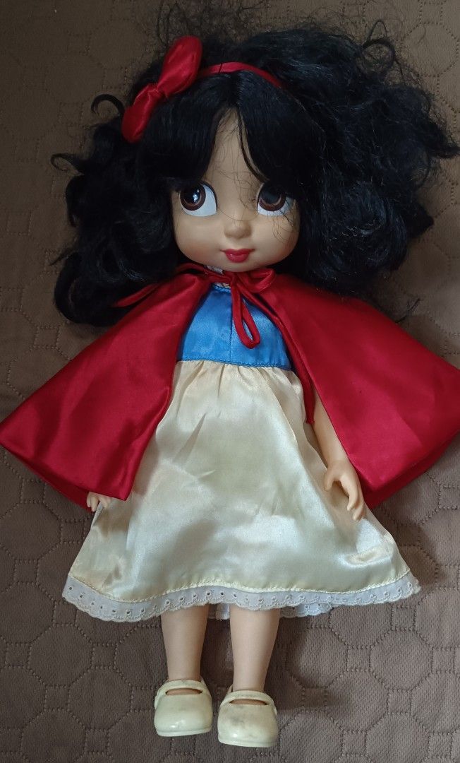 Animator Doll - Snow White (Category: Figurines & Statues) located in Makati City. Submitted by breispreloved (Listing ID 1346740644, Image 1). Description: animator doll - snow white needs cleaning perfect condition ang body slightly negotiable mop: bpi courier: grab , lalamove.