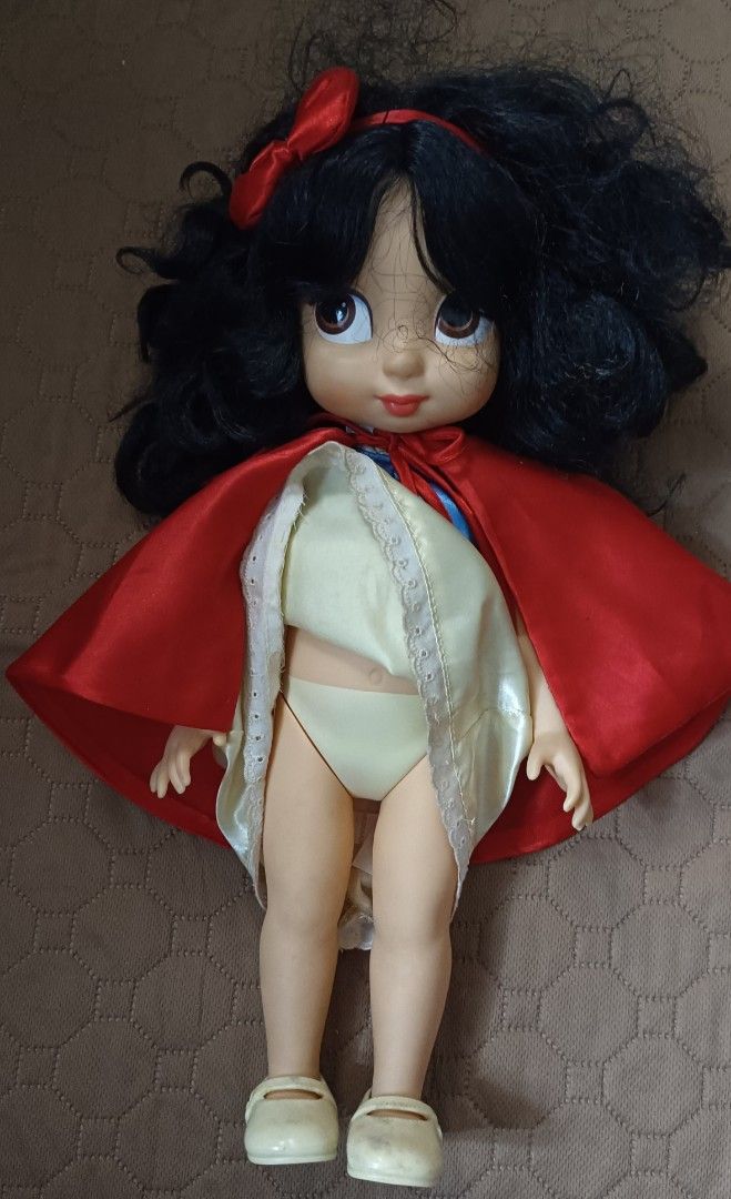 Animator Doll - Snow White (Category: Figurines & Statues) located in Makati City. Submitted by breispreloved (Listing ID 1346740644, Image 2). Description: animator doll - snow white needs cleaning perfect condition ang body slightly negotiable mop: bpi courier: grab , lalamove.