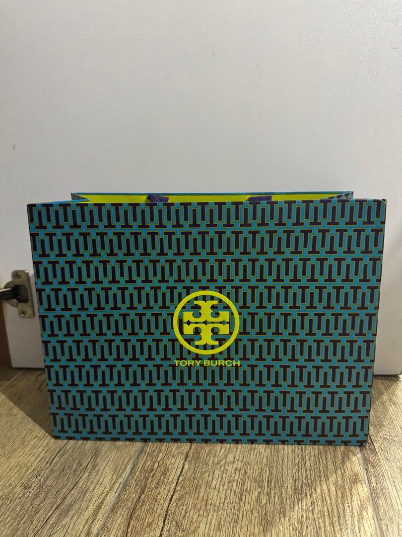 Authentic Tory Burch Medium Paperbag (Category: Luxury Bags & Wallets) located in Makati City. Submitted by pink.velvet (Listing ID 1346793408, Image 1). Description: .