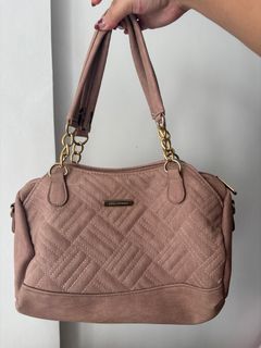 (Category: ) located in . Submitted by closetbyandyyy (Listing ID 1346675629, Image 1). Description: .