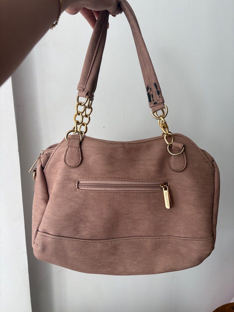 Belladonna Shoulder/Hand Bag (Category: Shoulder Bags) located in Legazpi City. Submitted by closetbyandyyy (Listing ID 1346675629, Image 3). Description: .
