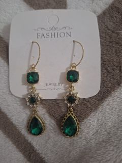 (Category: ) located in . Submitted by chic_runway (Listing ID 1346781379, Image 1). Description: .