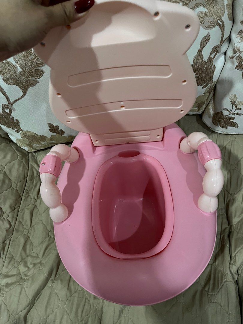 Brand New Potty Train (Category: Toilet Training) located in Mandaluyong City. Submitted by flyingmommaa (Listing ID 1346866738, Image 2). Description: never been used.