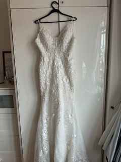 (Category: ) located in . Submitted by wardrobemesss (Listing ID 1346690458, Image 1). Description: .