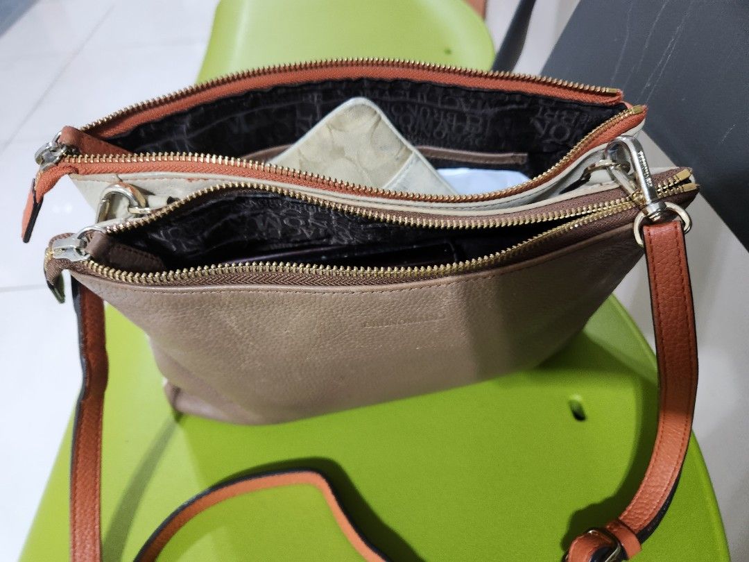 BRUNO MAGLI SLING CROSSBODY BAG (Category: Luxury Bags & Wallets) located in Taguig. Submitted by starbucksph (Listing ID 1346737238, Image 3). Description: authentic BRUNO MAGLI SLING CROSSBODY BAG.