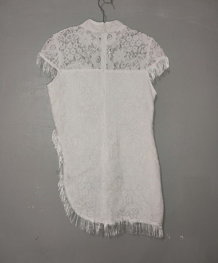 Chinese Lace Top (Category: Blouses) located in Mandaluyong City. Submitted by aiztyle (Listing ID 1346741099, Image 3). Description: Lace Chinese Blouse Large on tag Measurement: Bust up to 38" Waist up to 31 Length 26" With back zipper SALE Php300.00 only Note: Kindly check on the slight unnoticeable stain as shown on the posted photo..