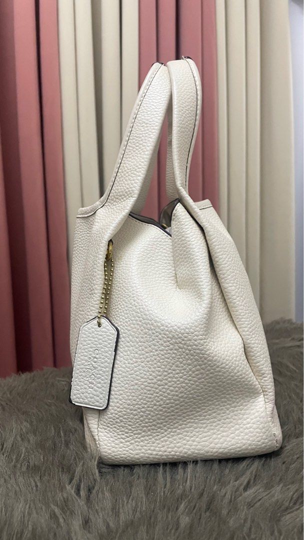 Coach Lana Bag (Category: Luxury Bags & Wallets) located in Lubao. Submitted by luckygurlsyndrome (Listing ID 1346831498, Image 2). Description: High quality m1rr0rc0py with card.