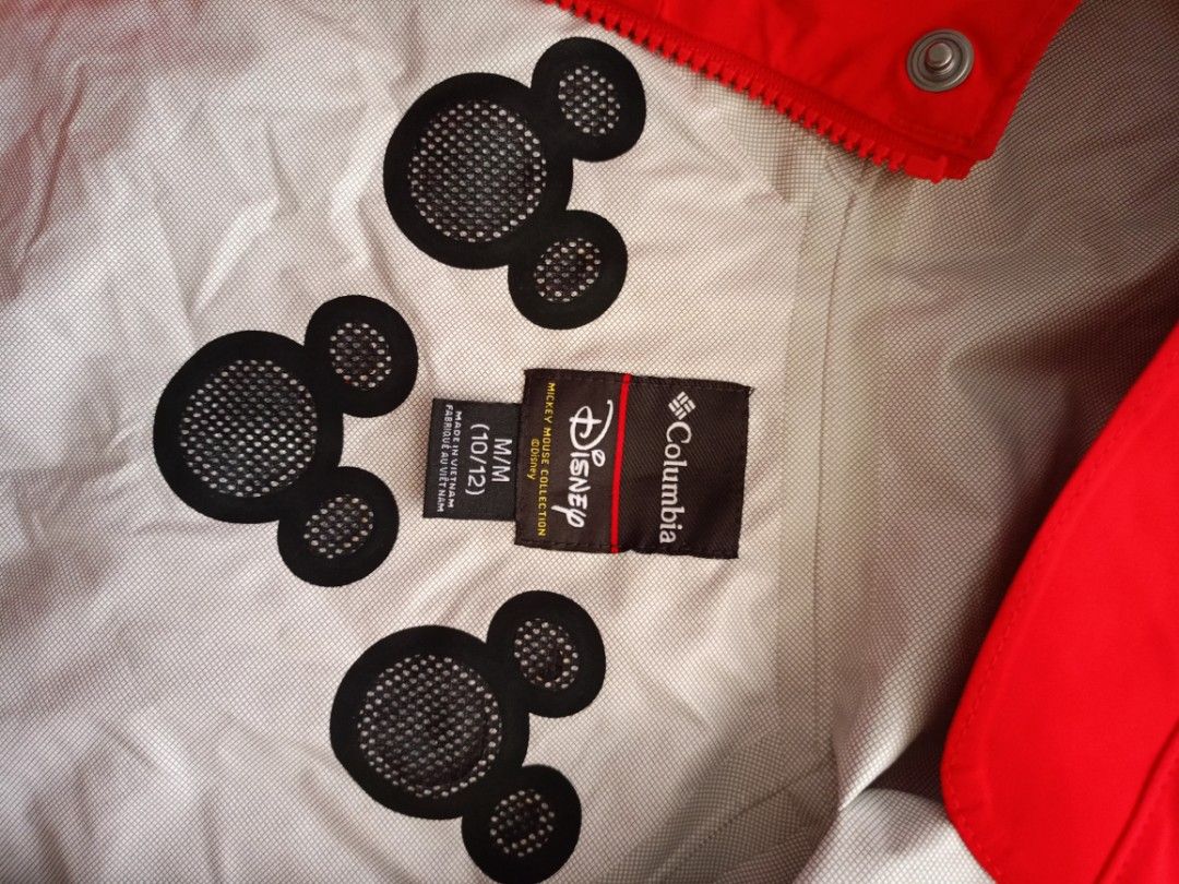 Columbia x Disney hooded rain jacket (Category: Babies & Kids Fashion) located in Cebu City. Submitted by maxs.things (Listing ID 1346726599, Image 3). Description: used only a few times. original price was 9900. has back vent. has Mickey ears that you can stow/hide.size m/m (10-12).