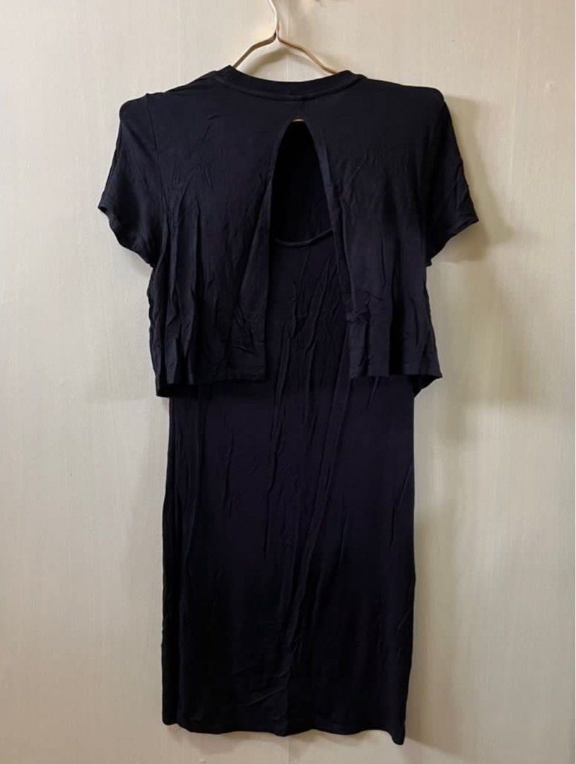 Cotton on plain black dress with back cape (Category: Dresses) located in Pasig City. Submitted by YouNeed2BuyDis (Listing ID 1346801736, Image 3). Description: No flaws; tag removed it was peeping through the back slit. Super nice and simple dress Fits xs to s Payment methods: GCash, BPI Delivery Options: J&T, Lalamove or Grab ***Deliveries will be done during weekends Only*** LAST PRICE POSTED. Rfs too much clothes Helping Tags: Mango Zara Pull