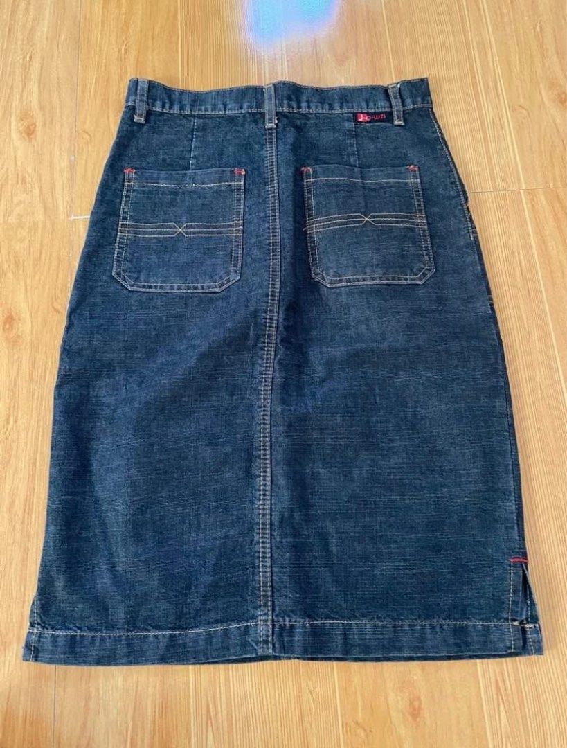 denim midi skirt with side slits cargo style (Category: Skirts) located in Quezon City. Submitted by onisethrifts (Listing ID 1346736315, Image 2). Description: - W: 27, L: 23 - hard denim - no flaws - offers open! i will accept or decline na lang - mop: gcash, maya, paypal, bpi - mod: sco, flash, ggx, lalamove - can do meetups around qc! t. long palda midi mini y2k vintage clean kendal grunge alt boho cargo.