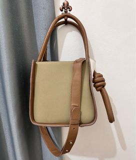 (Kategori: ) berada di . Dikirim oleh declutterbyrum (ID iklan 1346819968, Gambar 1). Deskripsi: .