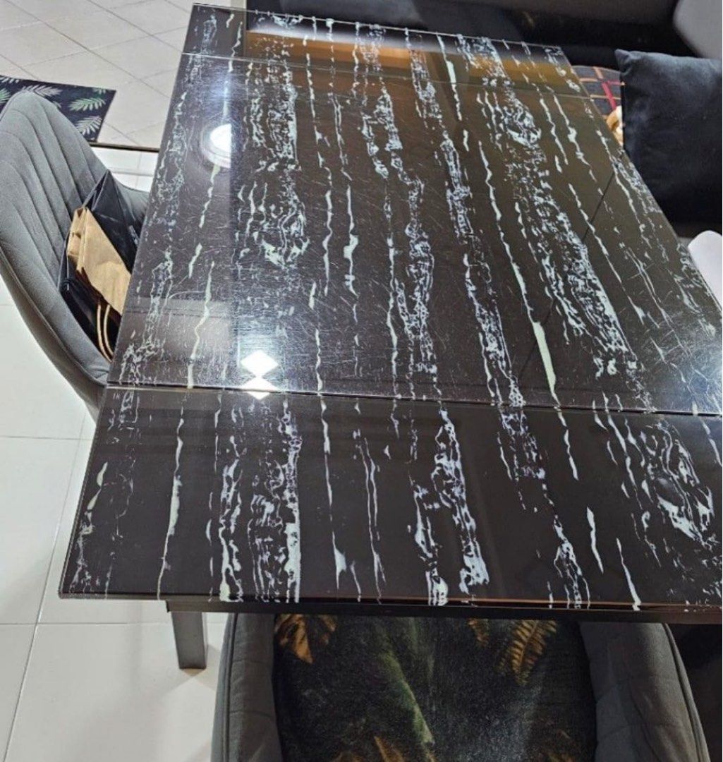 Dining Table set (Category: Tables & Sets) located in Singapore. Submitted by chocooooobananaa (Listing ID 1346837170, Image 2). Description: Arrange own transport 2x chair .