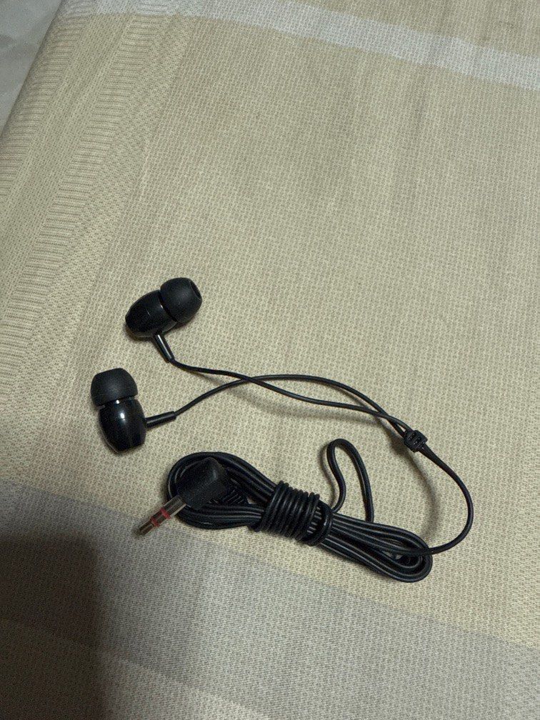 Earphone494774053786757120