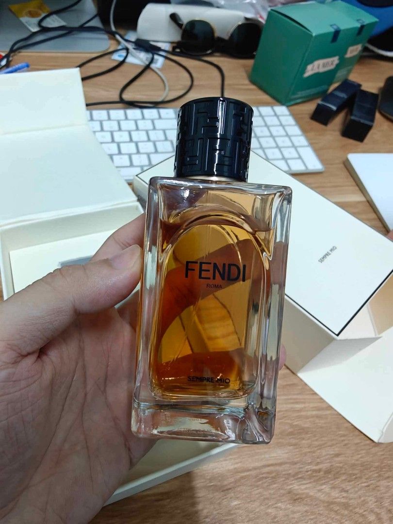 ⭐︎限定値下げ！⭐︎【新品未使用】FENDI 香水　Sempre Mio ⭐︎限定値下げ！⭐︎【新品未使用】FENDI 香水 Sempre Mio