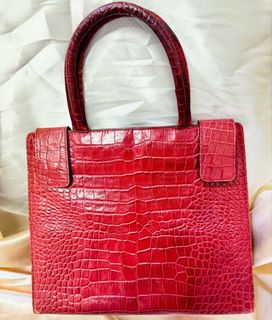 (Category: ) located in . Submitted by poshavenue_boutique (Listing ID 1346756369, Image 1). Description: .