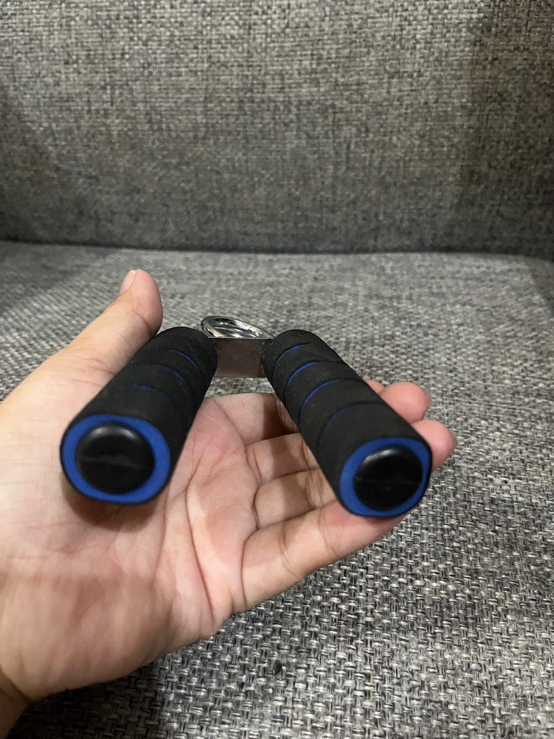 Hand grippers (Category: Everything Else Others) located in Manila. Submitted by dsanjuansdeclutter (Listing ID 1346756828, Image 2). Description: .